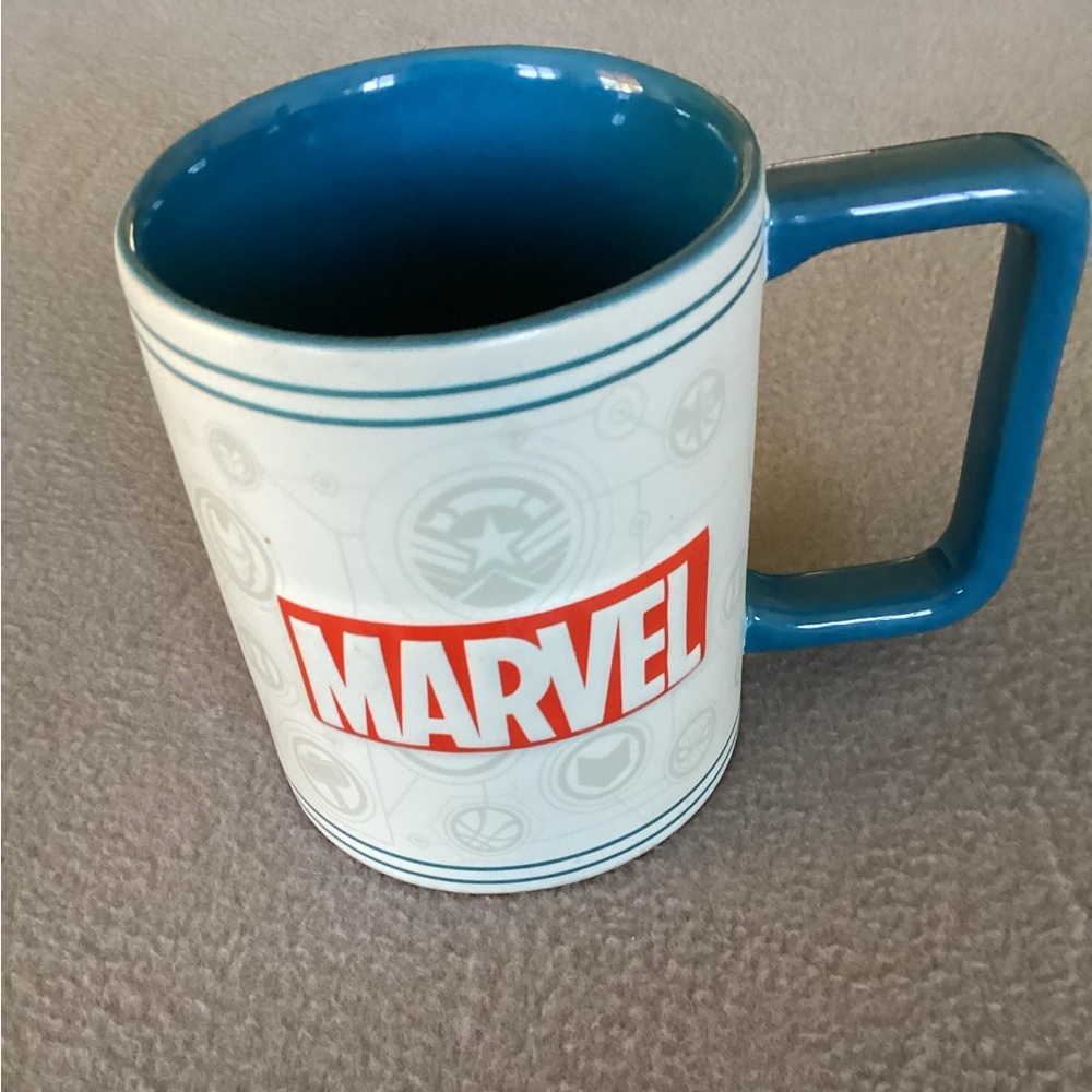 Disney Parks Marvel The Avengers Logo Ceramic Coffee Mug Preowned 4.25 Inches